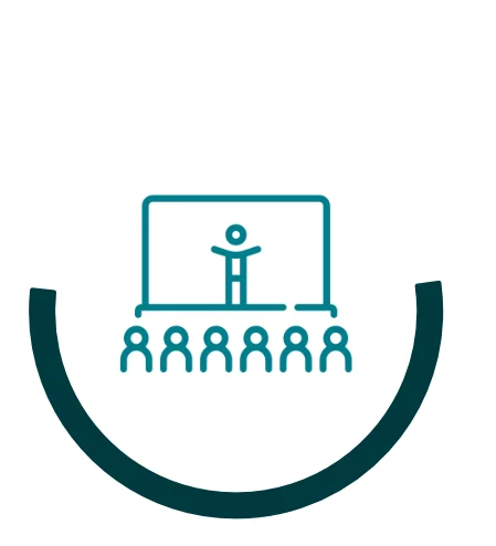 Icon symbolizing a workshop or conference: Green standing person in front of six seated people, surrounded by a dark green semicircular arc